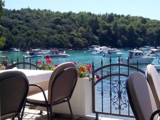 Family Friendly Apartments Island Rab Kampor エクステリア 写真